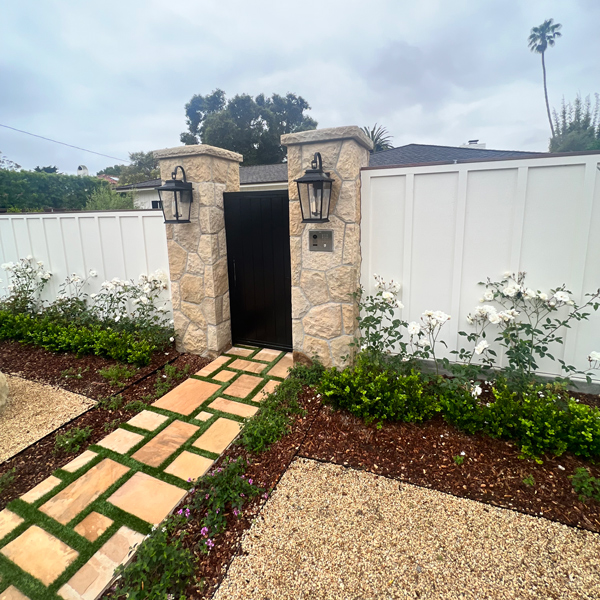 Secure pedestrian entry gate